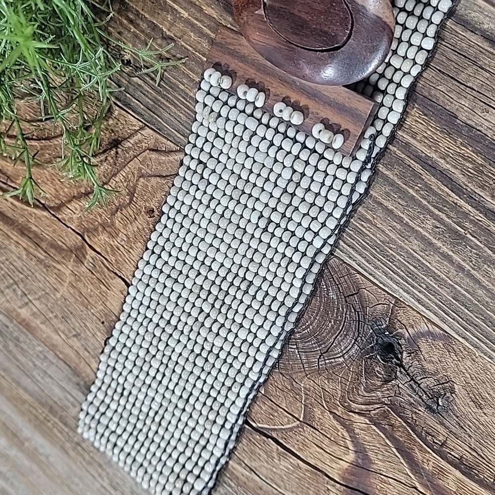 3/$10 *Stretchy Shell & Wood Belt 32+ - Picture 4 of 10